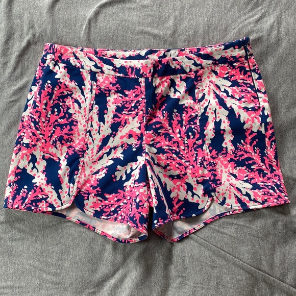 Lilly Pulitzer Pants - Lilly Pulitzer Shorts | Size 8